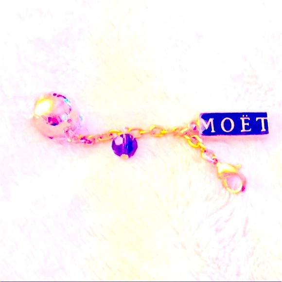 Moët & Chandon Wine Glass Charm - Picture 2 of 6